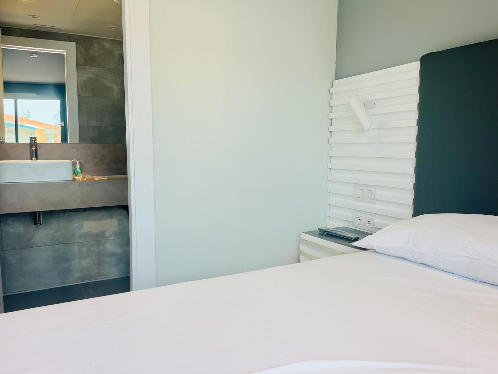 Hotel Ситжес Екстериор снимка